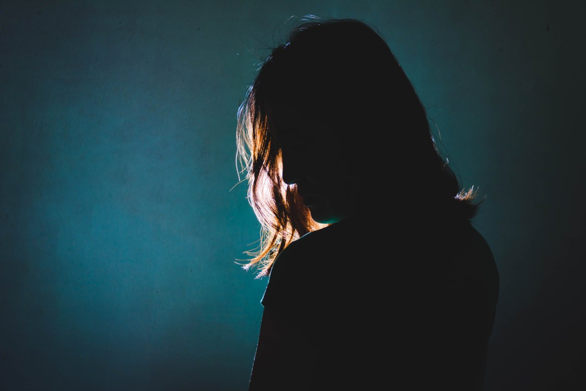 Arrestato un 47enne per maltrattamenti in famiglia: la testimonianza di una donna coraggiosa